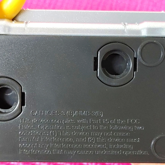 🌺LIKE NEW🌺Minion Alarm Clock & Nightlight - Picture 6 of 6